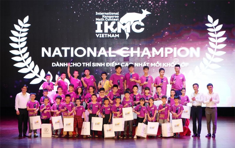 5-ky-thi-toan-quoc-te-nong-tai-viet-nam-co-hoi-va-thach-thuc-tusach-vn-4-1