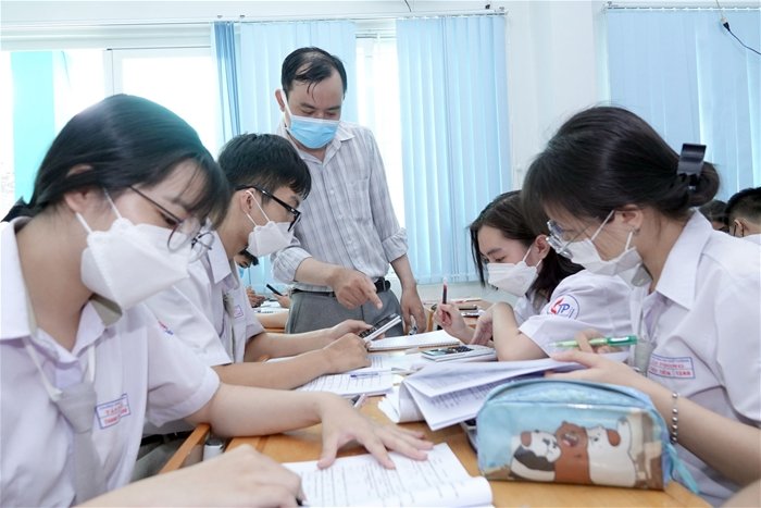 bi-quyet-luyen-toan-dai-hoc-hoc-gi-luyen-nhu-the-nao-de-dat-thu-khoa-tusach-vn-4-1