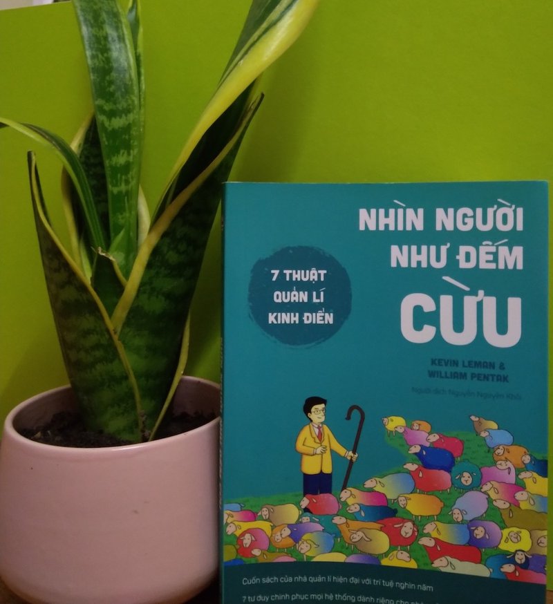 lanh-dao-khon-ngoan-nhu-nguoi-chan-cuu-review-nhin-nguoi-nhu-dem-cuu-tusach-vn-1-1